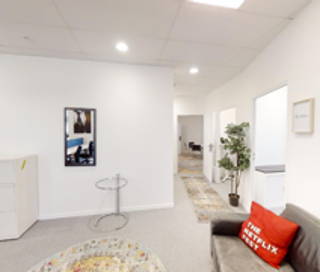 Bureau privé 15 m² 3 postes Coworking Rue de l'Alma Rennes 35000 - photo 1